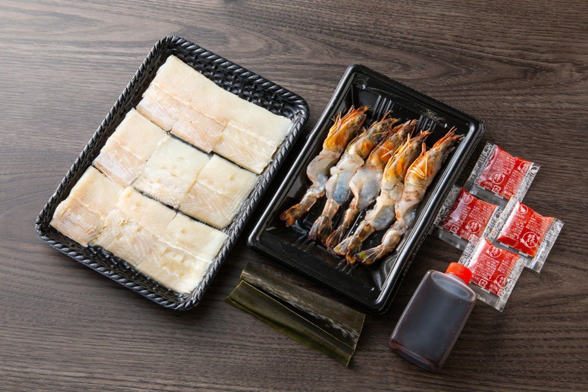 大分県産の車海老（クルマエビ）と鱧（ハモ）の切り身が入った「車海老・はもしゃぶセット」の内容量画像。2種類の高級海鮮を一度に楽しめる、通販お取り寄せ鍋セット。