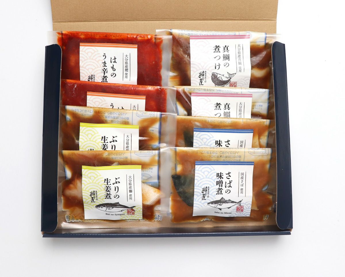 大分・絆屋の様々な種類の魚の旨煮がパックに詰められた「旨煮魚セット」の内容量画像。常備菜やお弁当、高齢者へのギフトにも最適な、大分の魚惣菜セット。