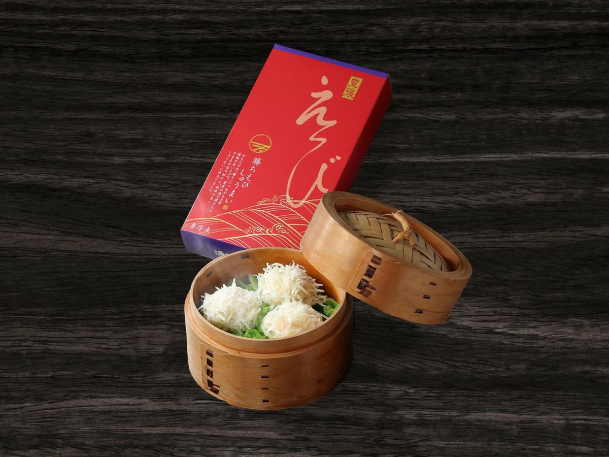 大分県産の縁起の良い海老（えび）を使用した「勝ちえびしゅうまい」の調理イメージ画像。ふっくら蒸し上がった海老しゅうまいを、食卓で手軽に楽しめます。