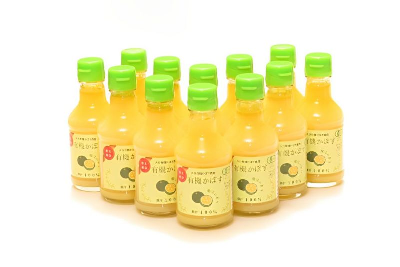 有機JAS認証を受けた「大分県産 有機かぼす果汁100% 180ml」が12本並んだ内容量画像。自社農園で栽培したかぼすを絞った、香り豊かな万能調味料セット。