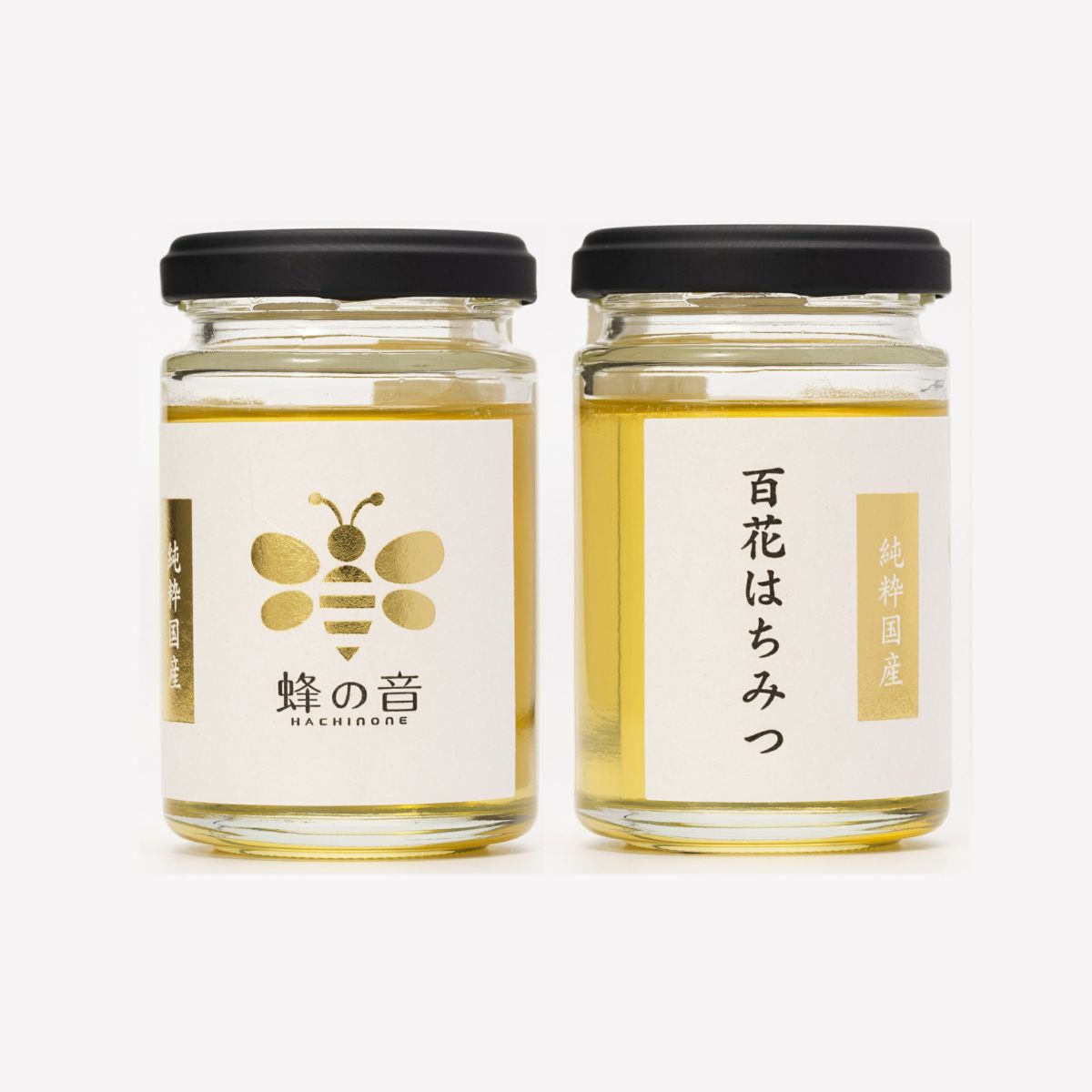 四季折々に咲く様々な花から採蜜し厳選した「国産百花はちみつ」の商品画像。時期や採蜜場所で風味が異なる、四季の恵みを感じるはちみつ。