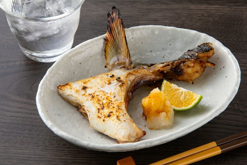 大分県産のブランド魚「関ぶり」のかま（塩焼き・煮付け用）のイメージ画像。脂が乗った関ぶりかまを通販でお取り寄せ。