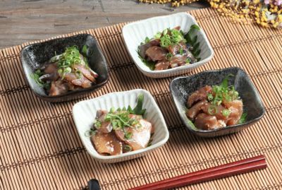 大分県の郷土料理「りゅうきゅう漬け丼」4種類セットの盛り付け画像。アジやサバなどを使った漬け丼を、冷凍でお取り寄せ、通販で購入。